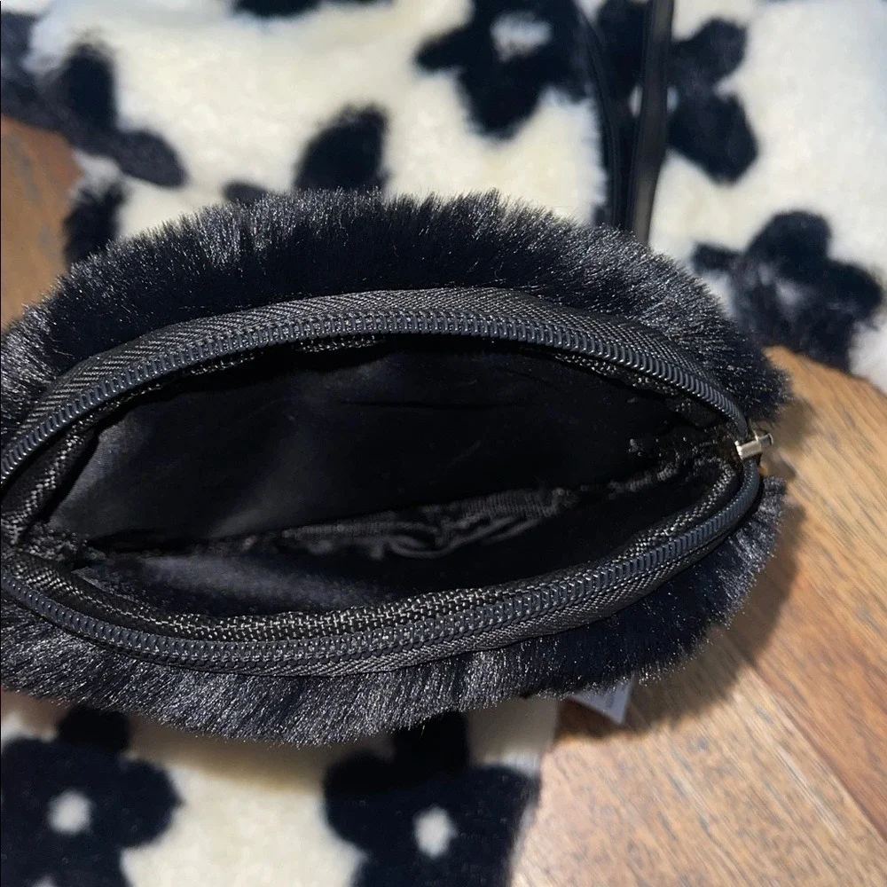 Windsor Floral‎ Faux Fur Scarf and Pom Pom Wristlet Set Cream Black Neutral